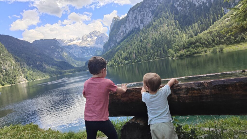 Austria con niños Lago gosausee
