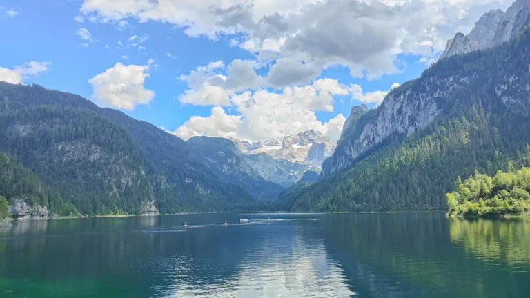 Lago gosau con niños