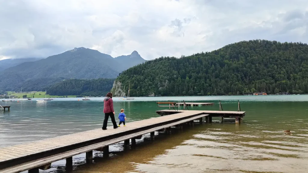 Wolfwangsee lago con niños