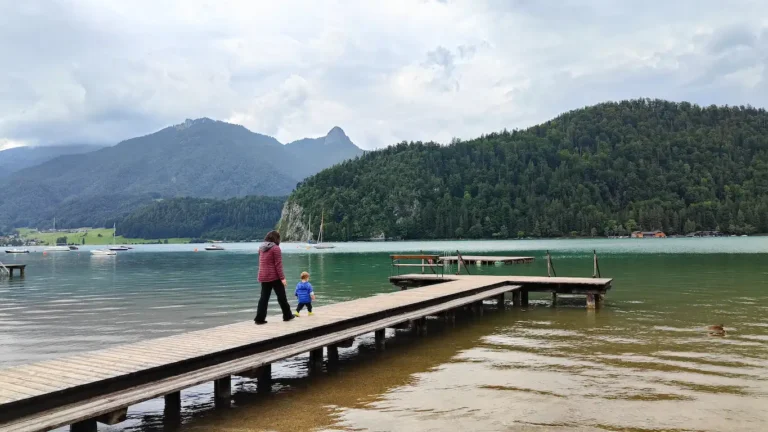 Wolfwangsee lago con niños