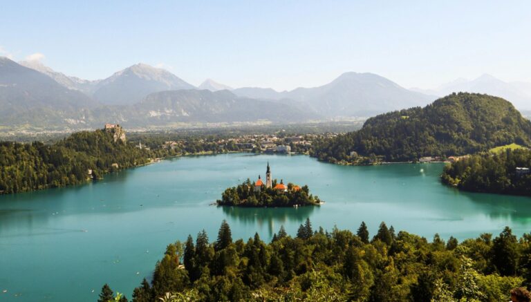 lago bled con niños