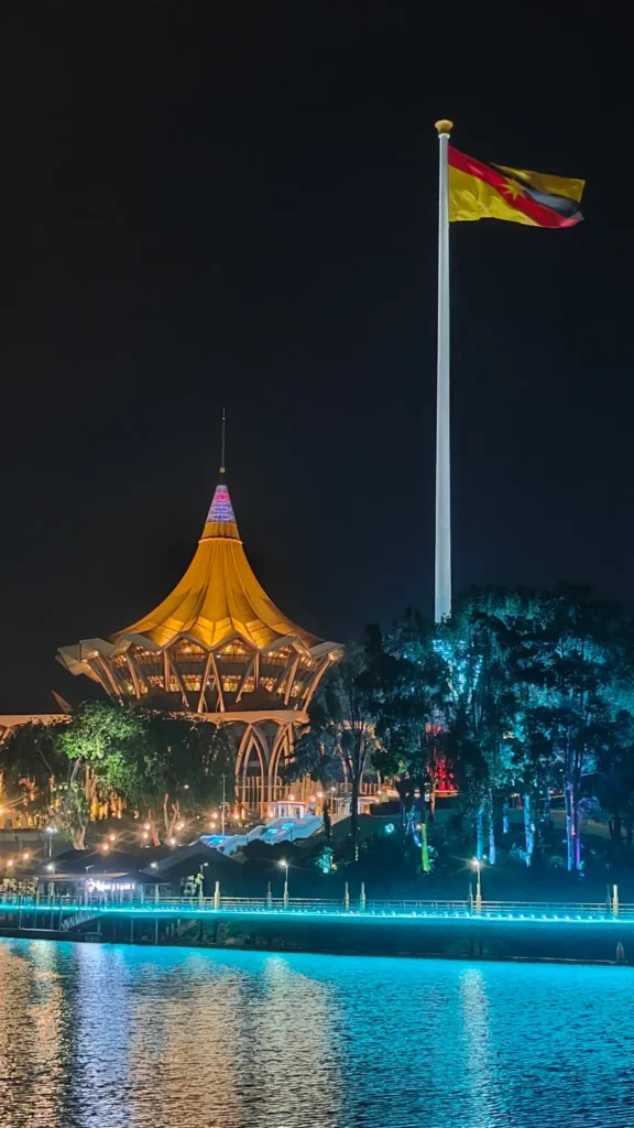 Kuching con niños